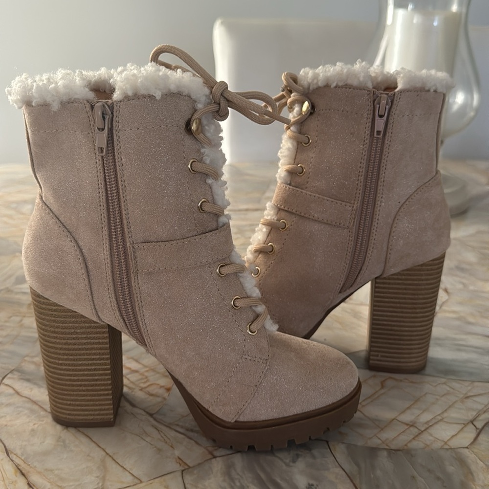 Express Booties - Picture 4 of 7